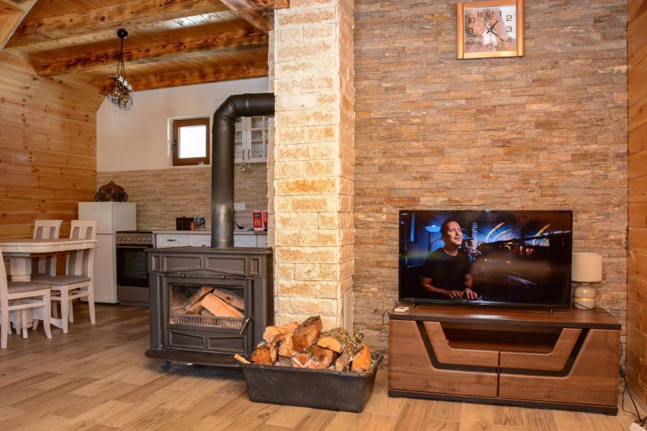 Ville Uskoci Zabljak  Bagian luar foto